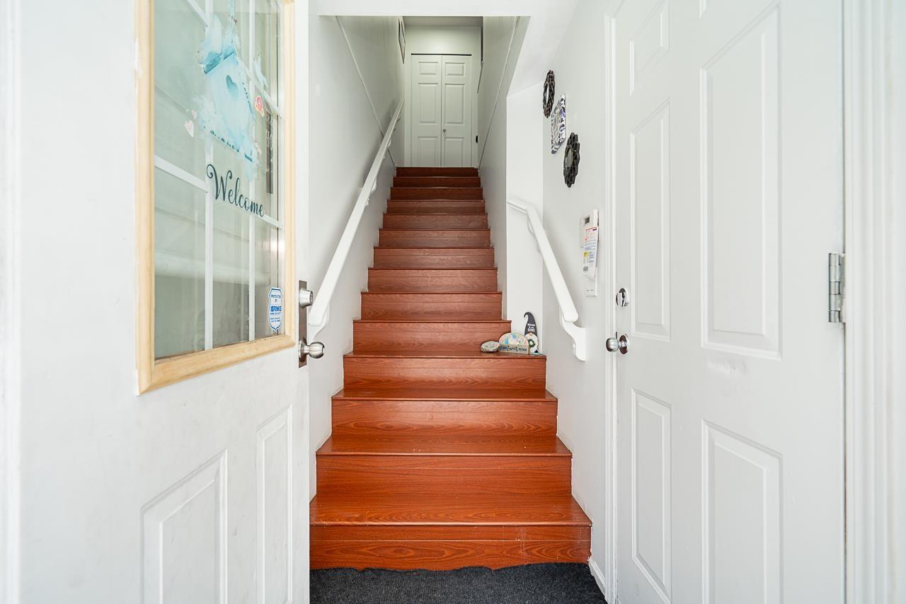 Photo 5 of 71 12110 75 A Avenue, Surrey BC