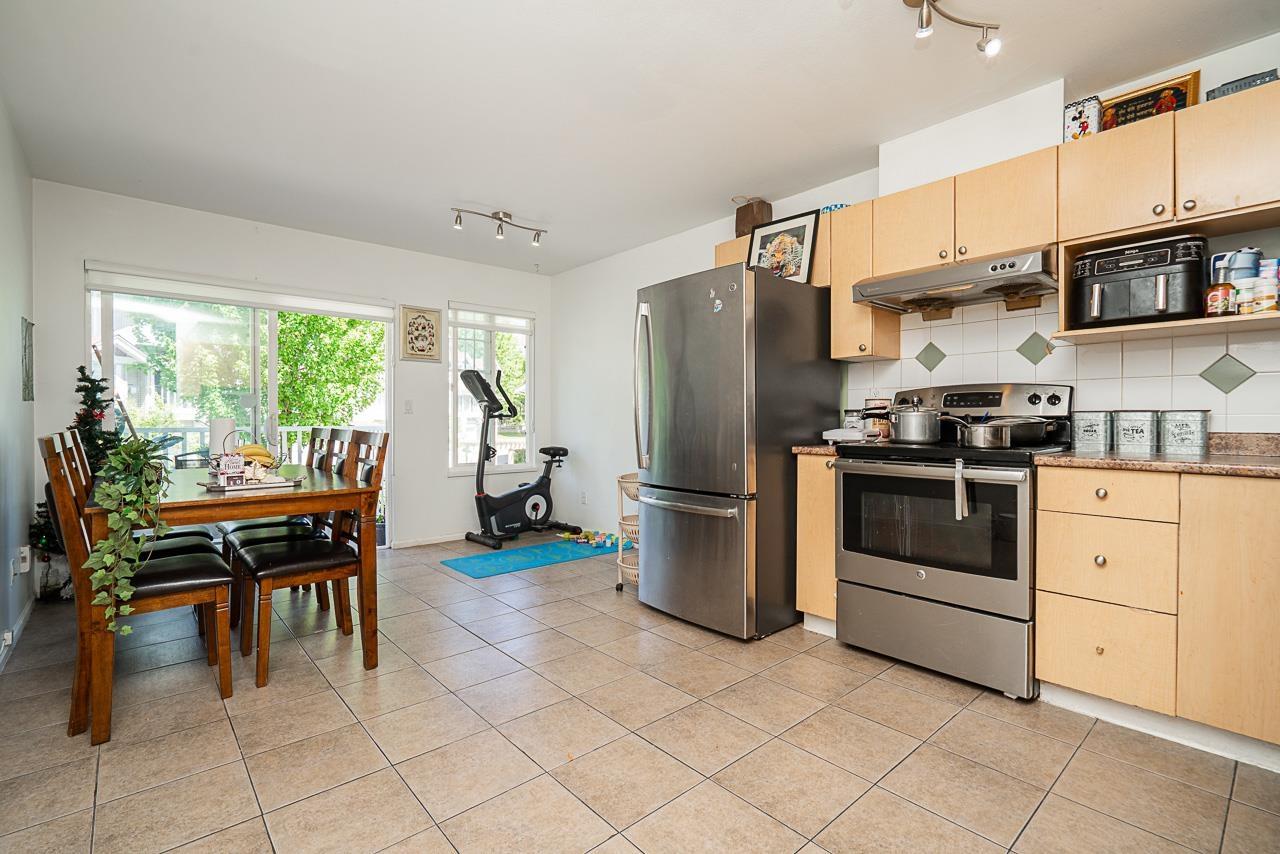 Photo 12 of 71 12110 75 A Avenue, Surrey BC