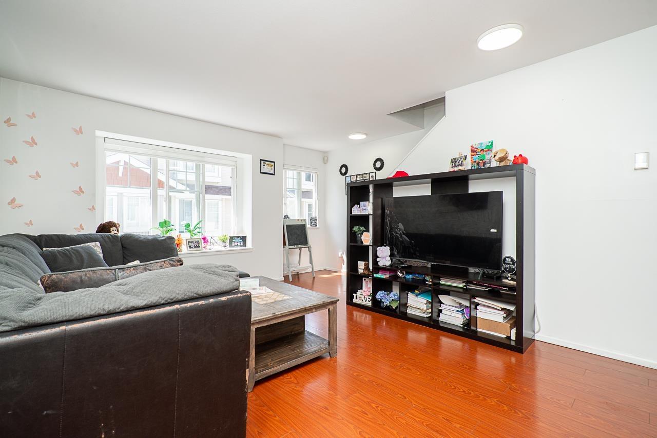 Photo 8 of 71 12110 75 A Avenue, Surrey BC