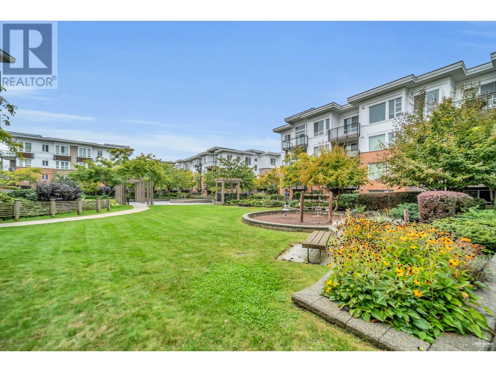 Photo 7 of 220 9399 Tomicki Avenue, Richmond BC