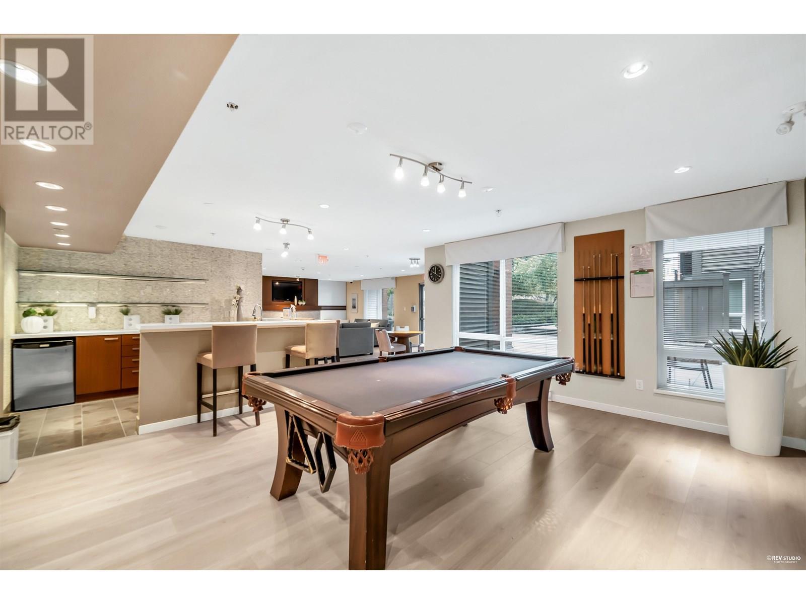 Photo 4 of 220 9399 Tomicki Avenue, Richmond BC