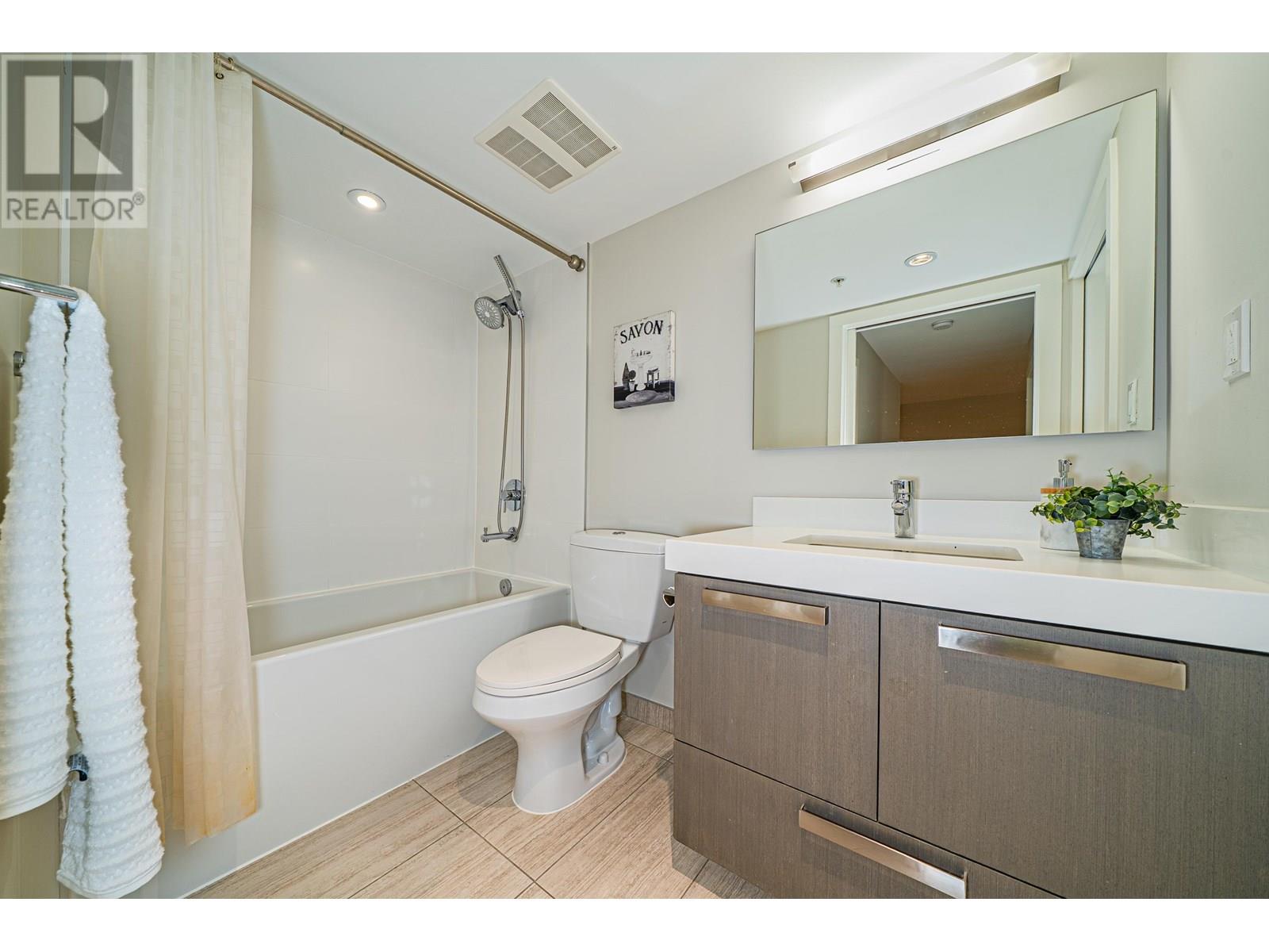 Photo 15 of 308 5555 Dunbar Street, Vancouver BC