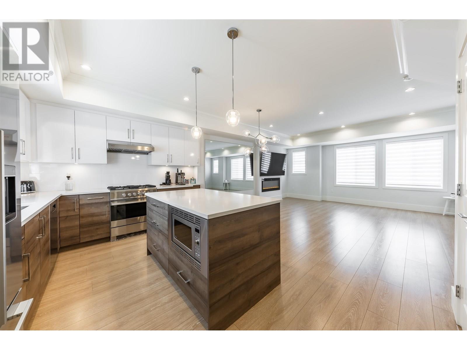Photo 9 of 54 9200 Mckim Way, Richmond BC