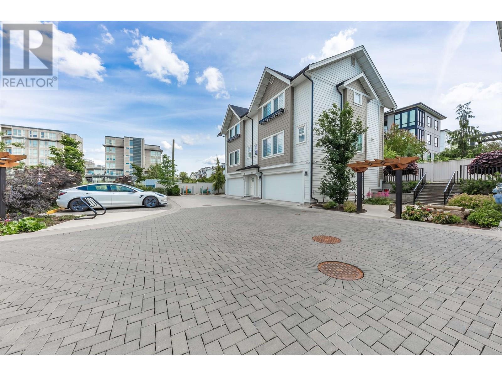 Photo 3 of 54 9200 Mckim Way, Richmond BC