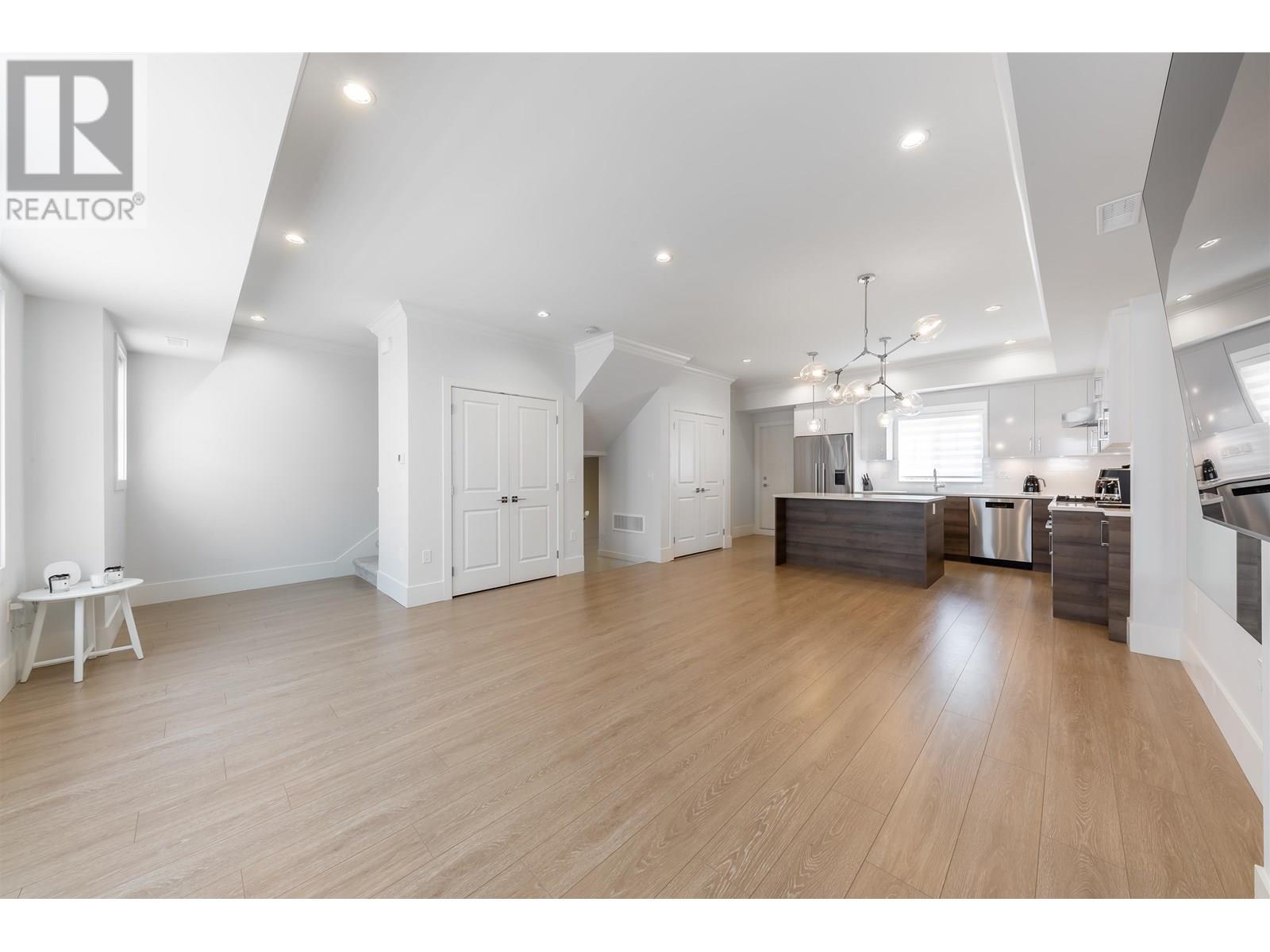 Photo 12 of 54 9200 Mckim Way, Richmond BC