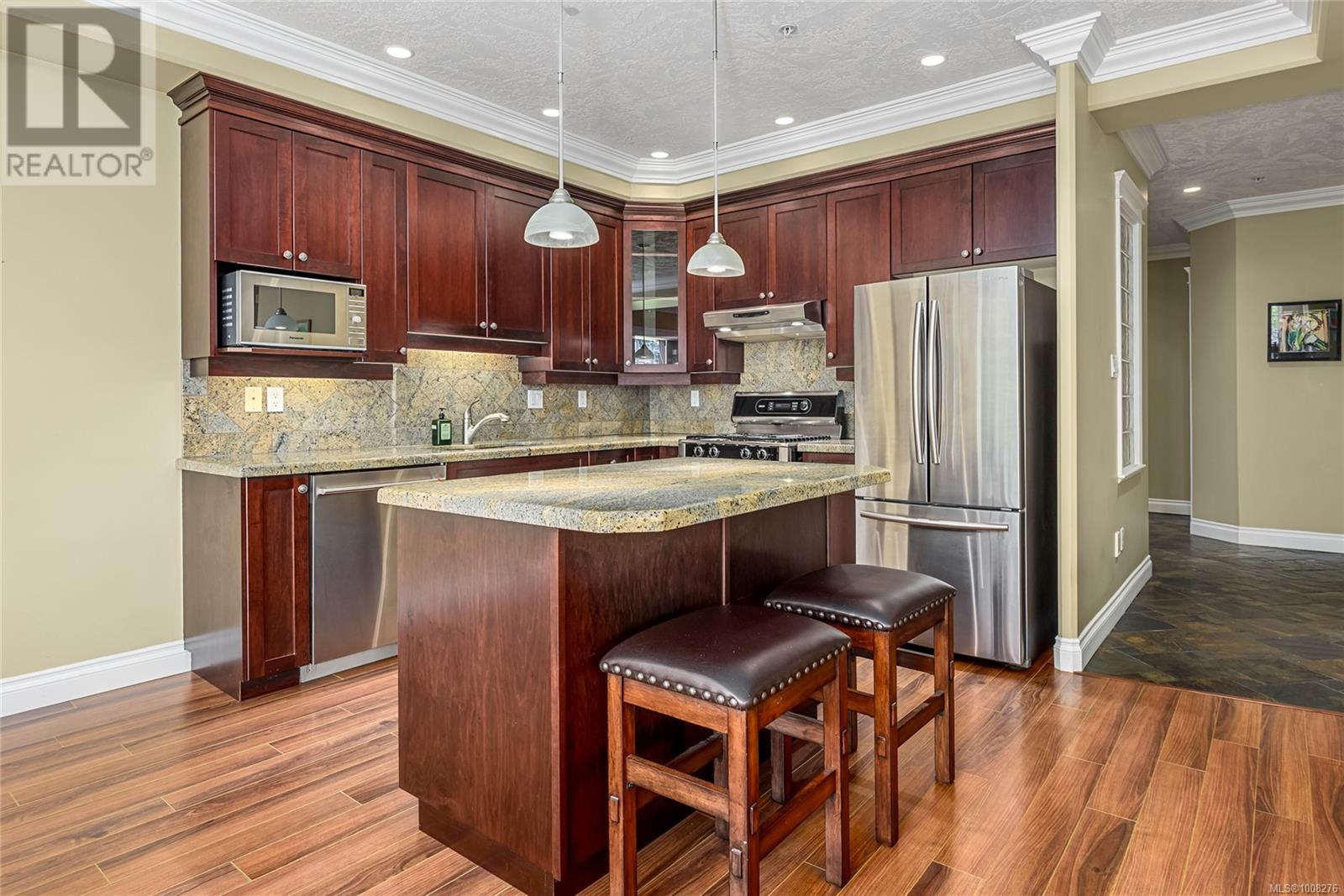 225 3666 Royal Vista Way, Courtenay