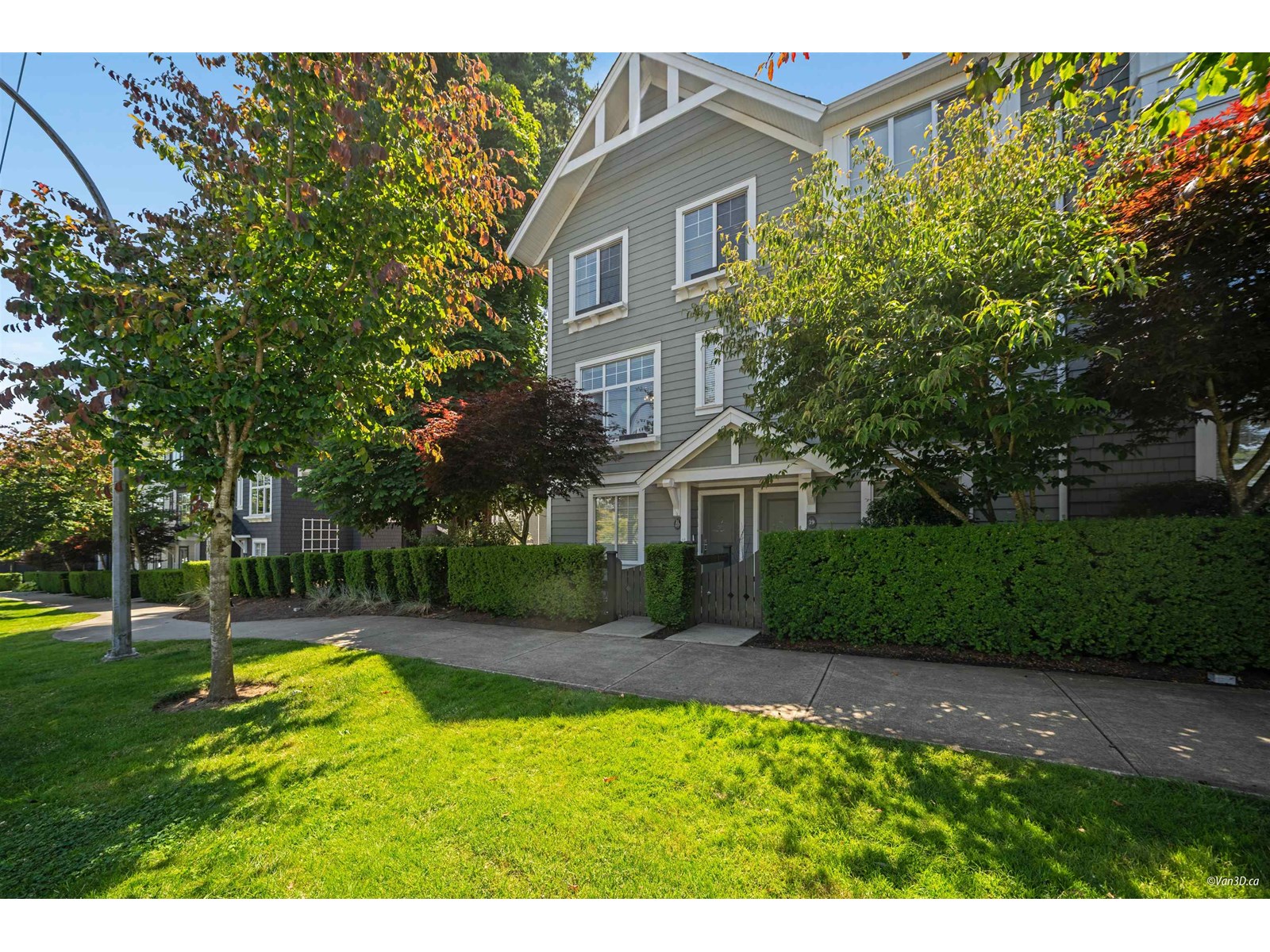 Photo 4 of 20 15128 24 Avenue, Surrey BC