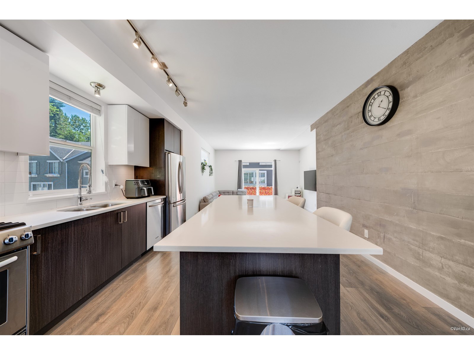 Photo 16 of 20 15128 24 Avenue, Surrey BC