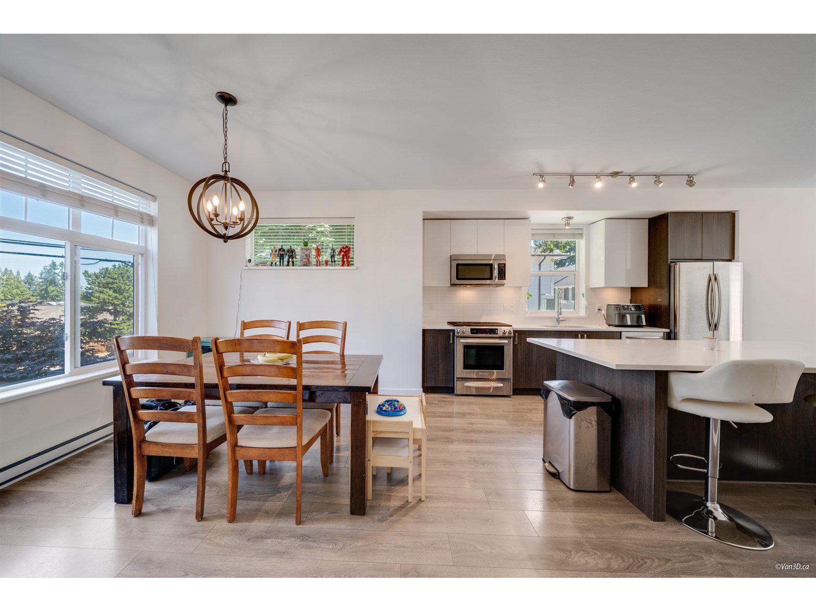 Photo 10 of 20 15128 24 Avenue, Surrey BC