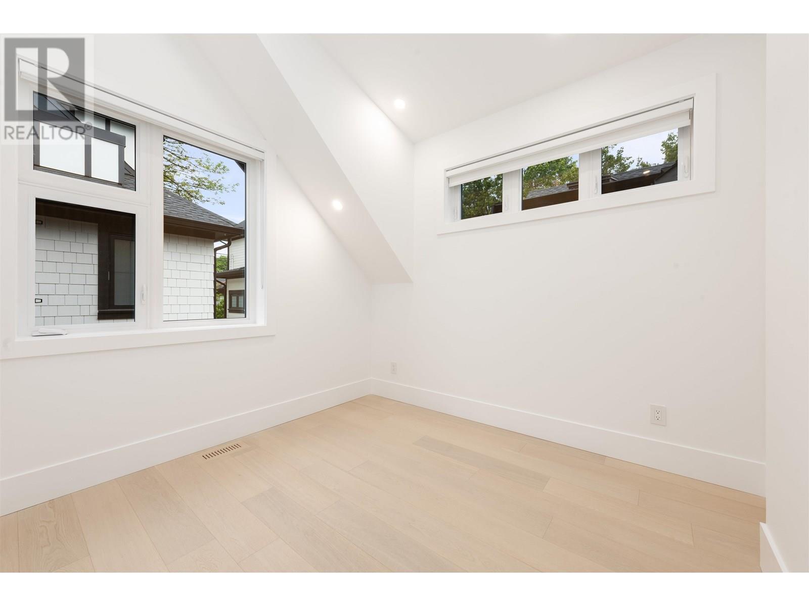 Photo 22 of 5 371 E 33rd Avenue, Vancouver BC