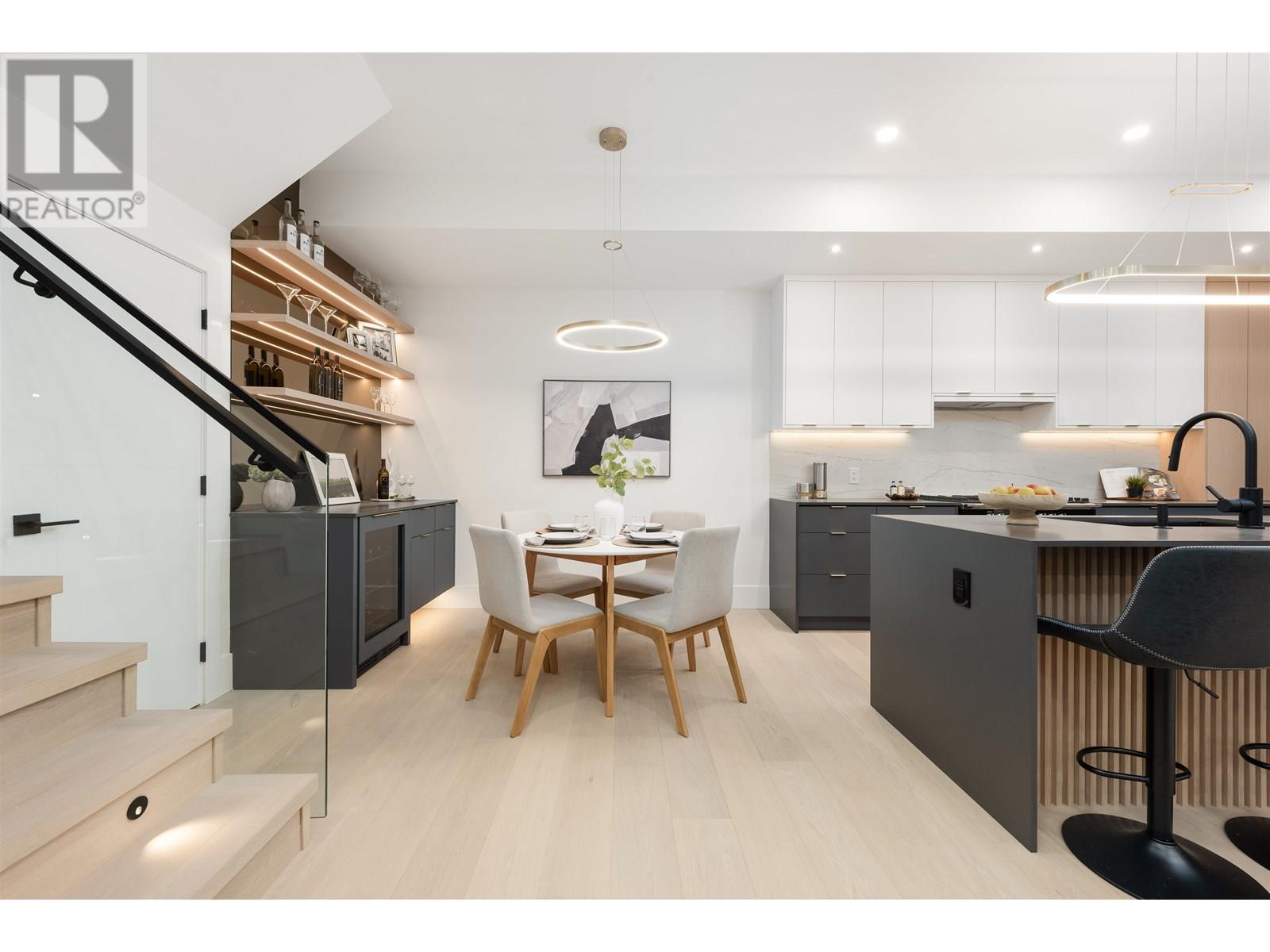 Photo 4 of 5 371 E 33rd Avenue, Vancouver BC