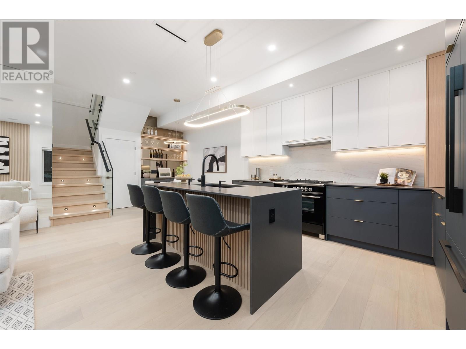 Photo 7 of 5 371 E 33rd Avenue, Vancouver BC