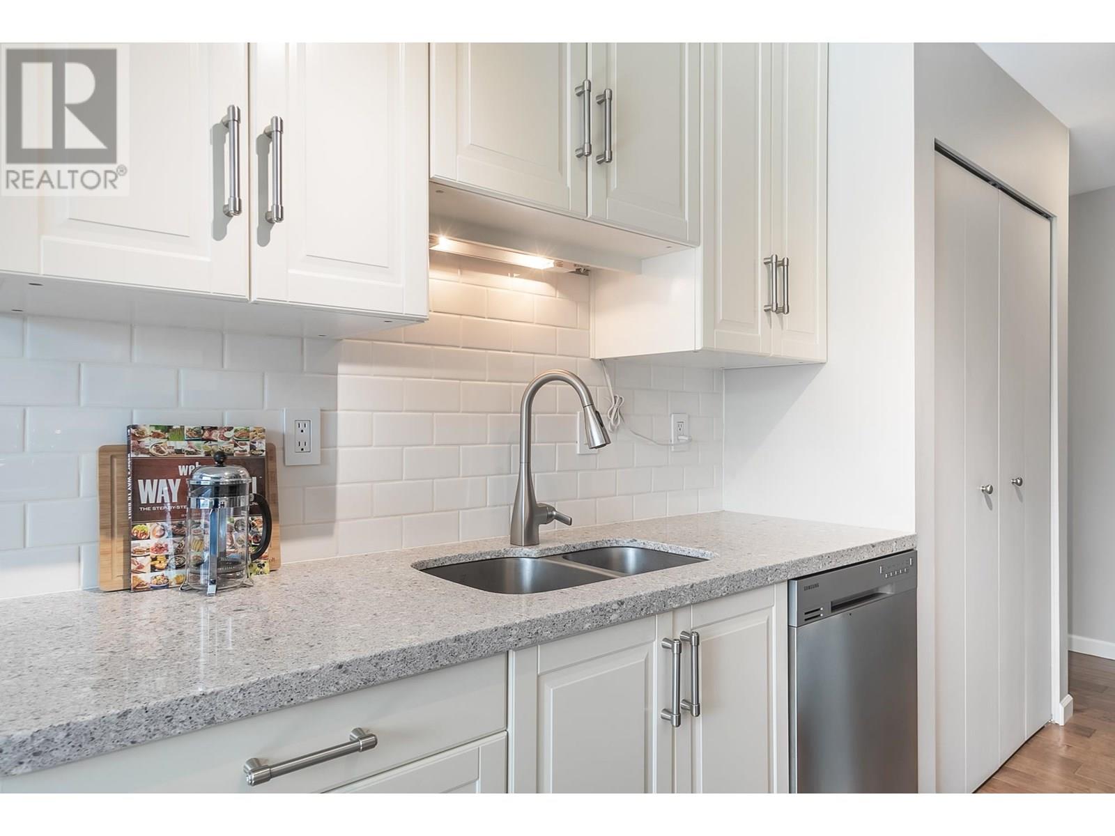 Photo 6 of 213 230 Mowat Street, New Westminster BC