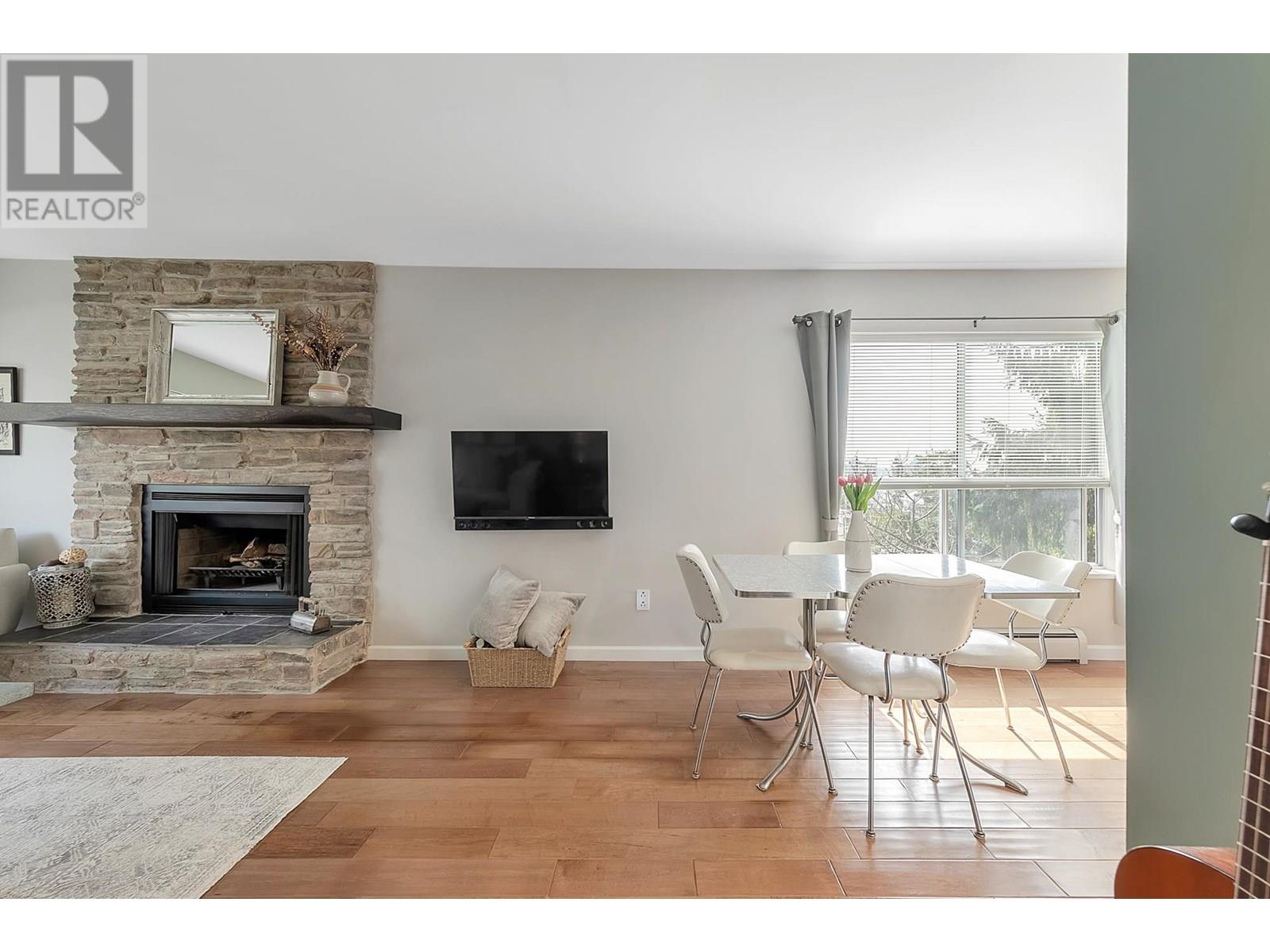 Photo 13 of 213 230 Mowat Street, New Westminster BC