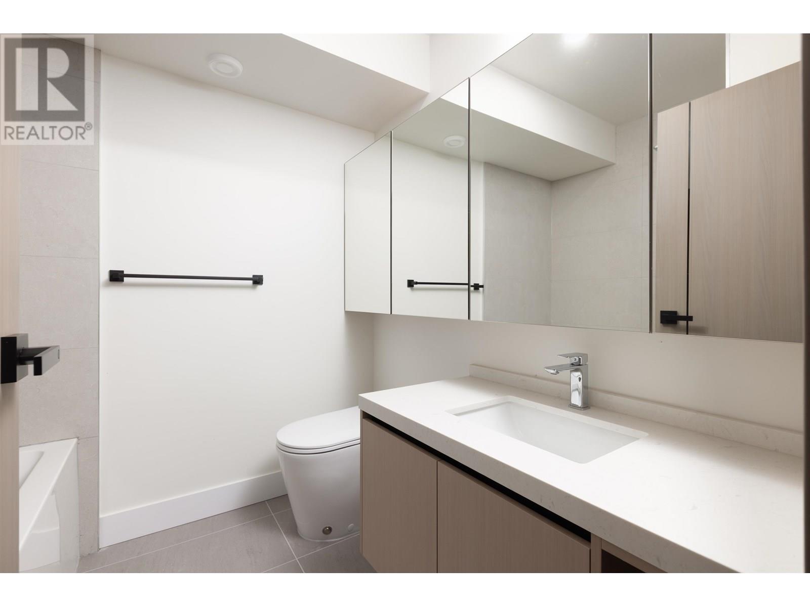 Photo 16 of 102 914 Rochester Avenue, Coquitlam BC