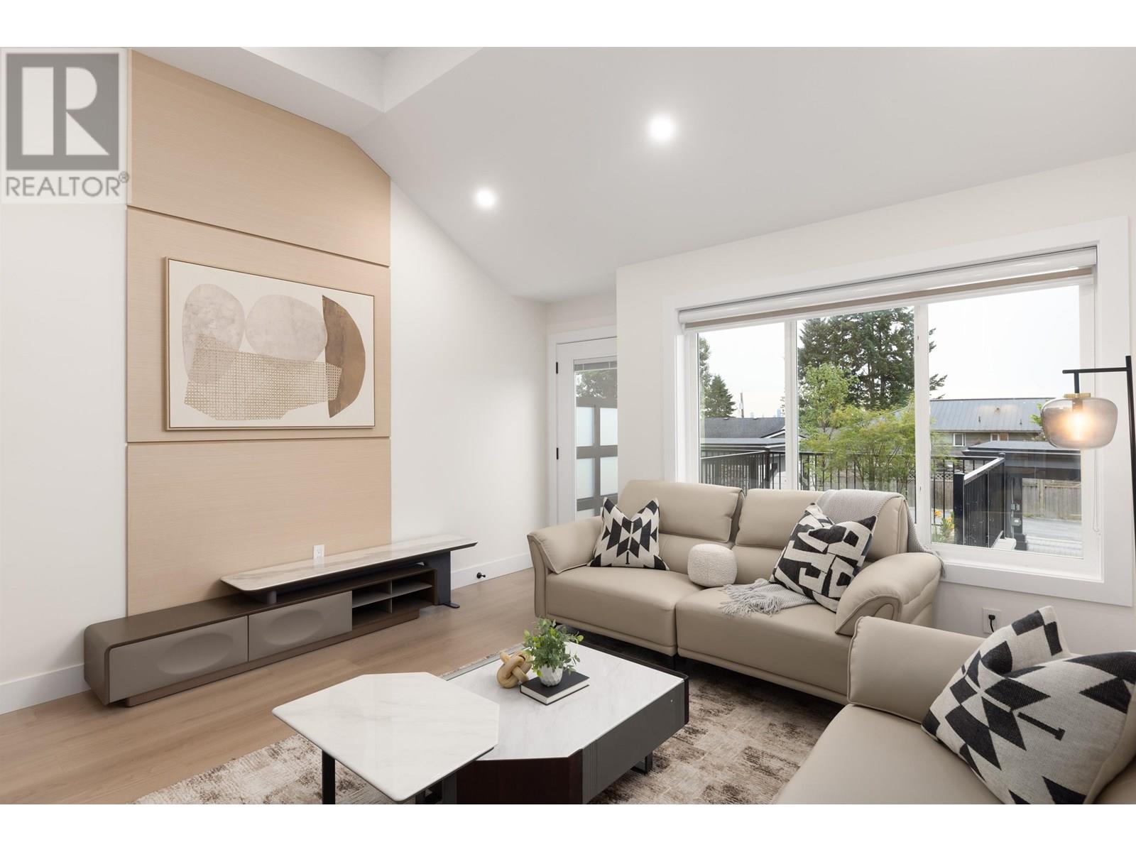 Photo 5 of 102 914 Rochester Avenue, Coquitlam BC