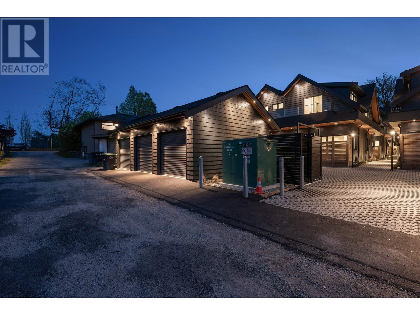 Photo 11 of 2 375 E 33rd Avenue, Vancouver BC