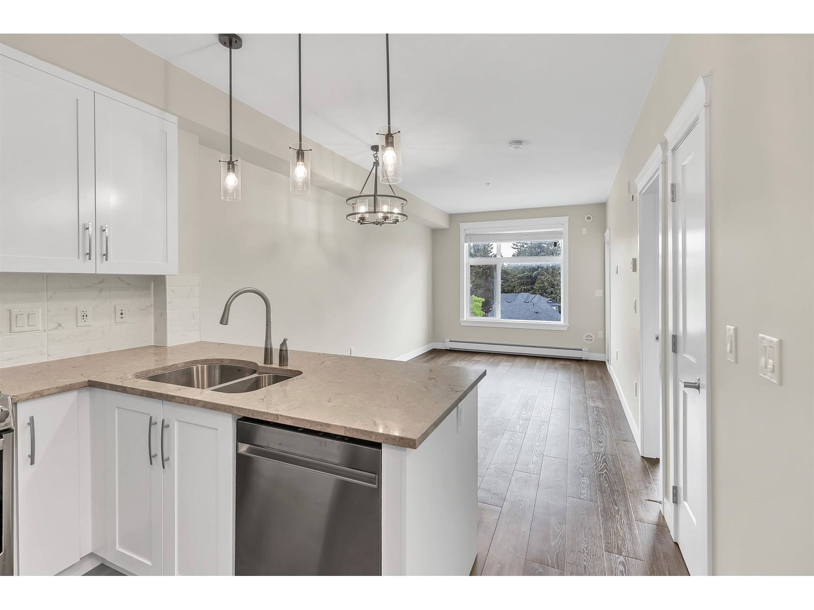 Photo 10 of 418 11077 Ravine Road, Surrey BC
