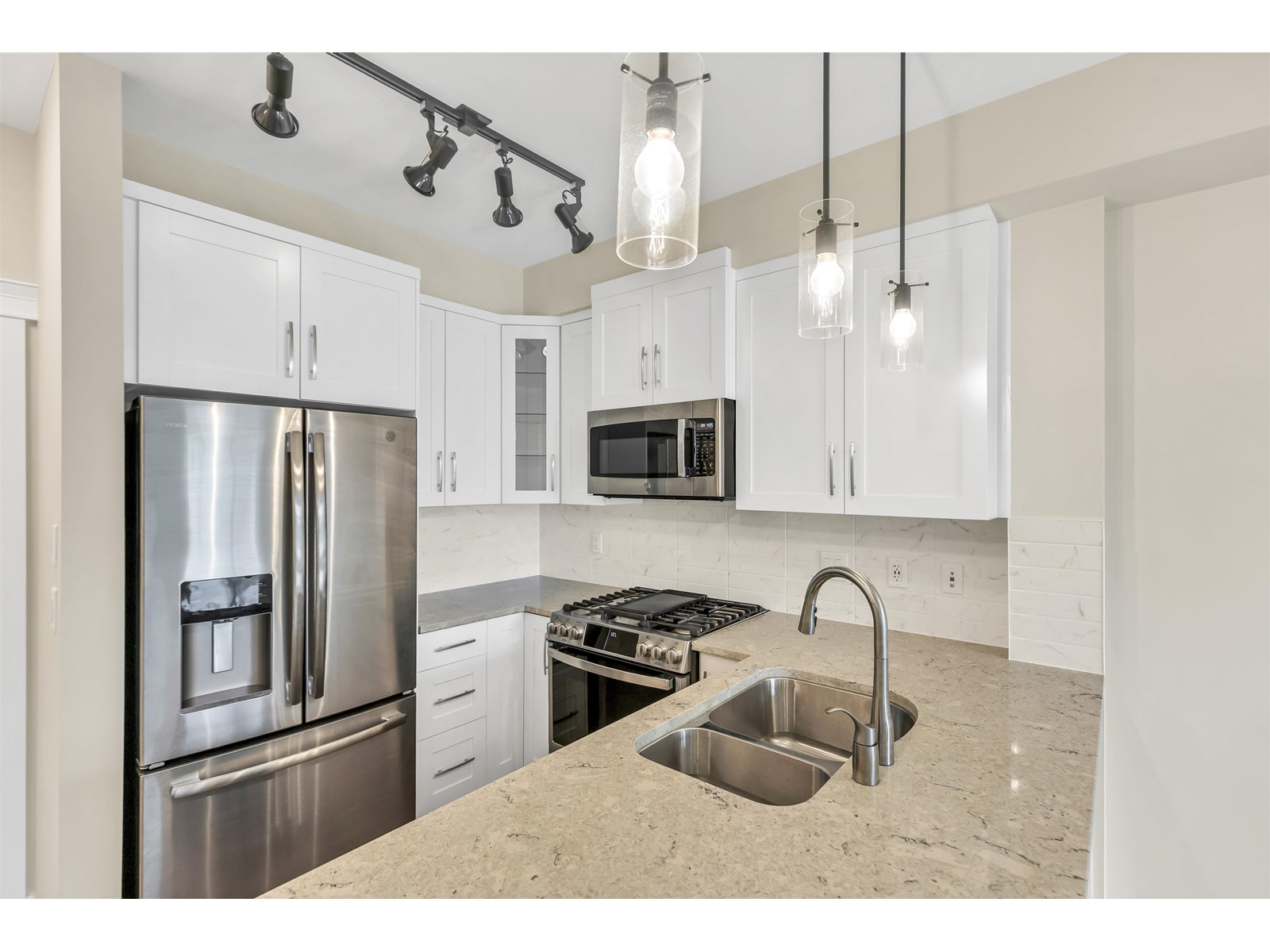 Photo 8 of 418 11077 Ravine Road, Surrey BC