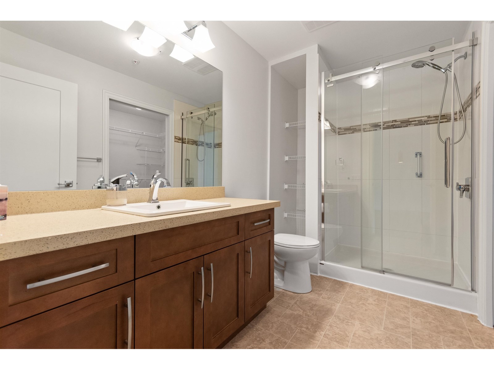 301 45750 KEITH WILSON ROAD, Vedder Crossing, Chilliwack