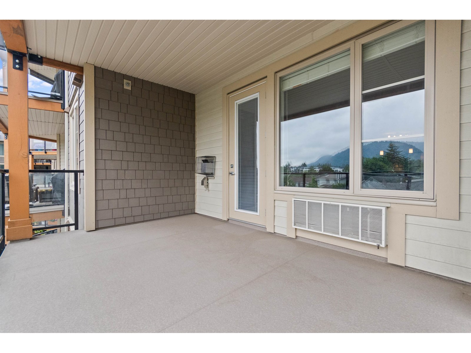 301 45750 KEITH WILSON ROAD, Vedder Crossing, Chilliwack