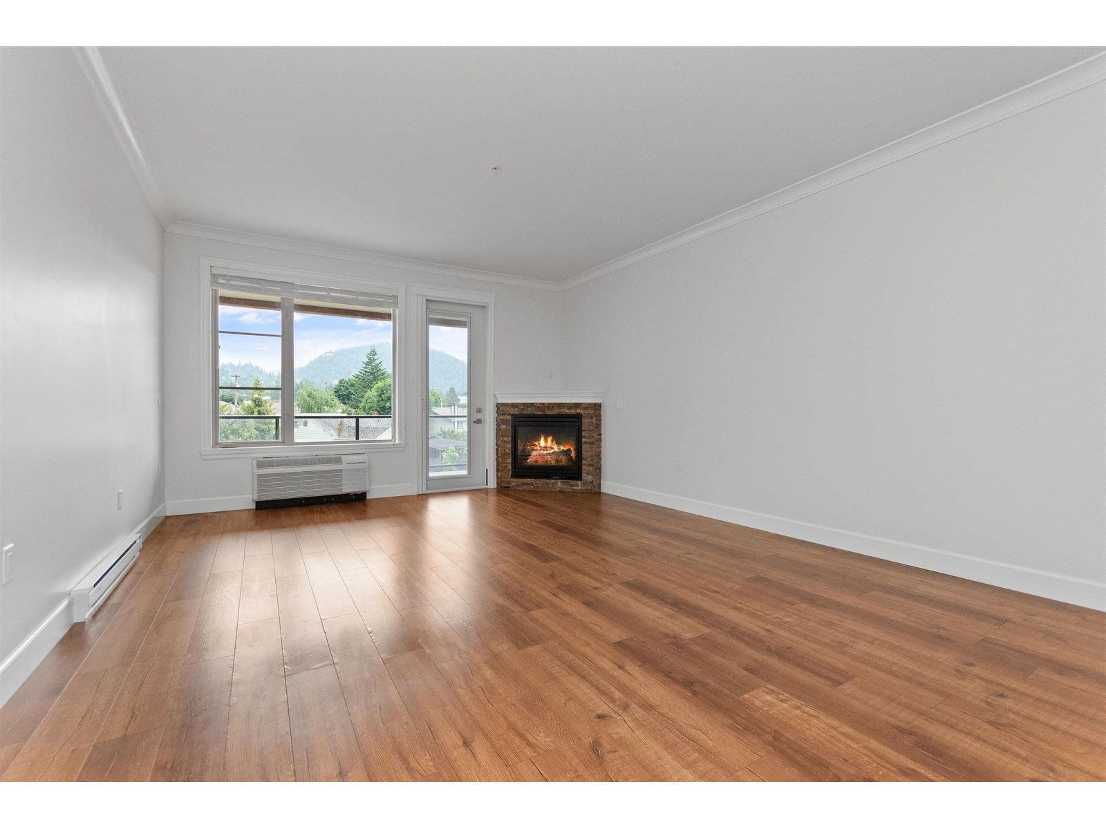 301 45750 KEITH WILSON ROAD, Vedder Crossing, Chilliwack