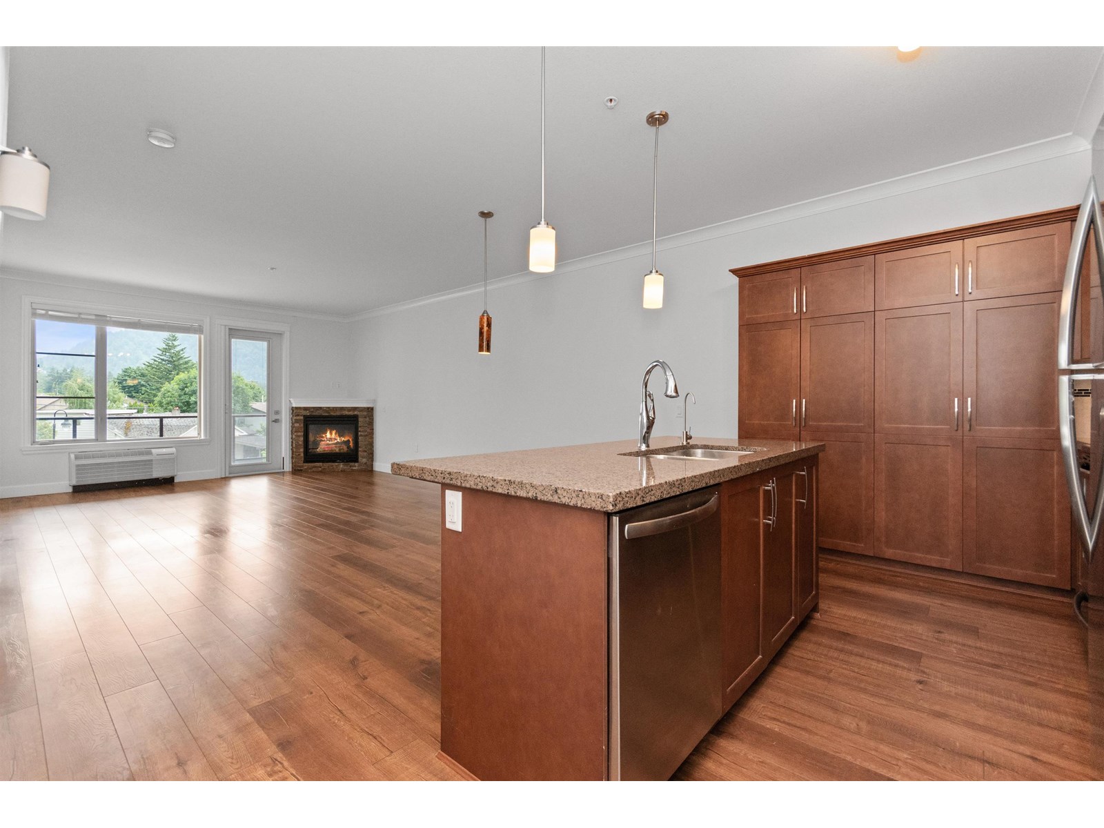 301 45750 KEITH WILSON ROAD, Vedder Crossing, Chilliwack