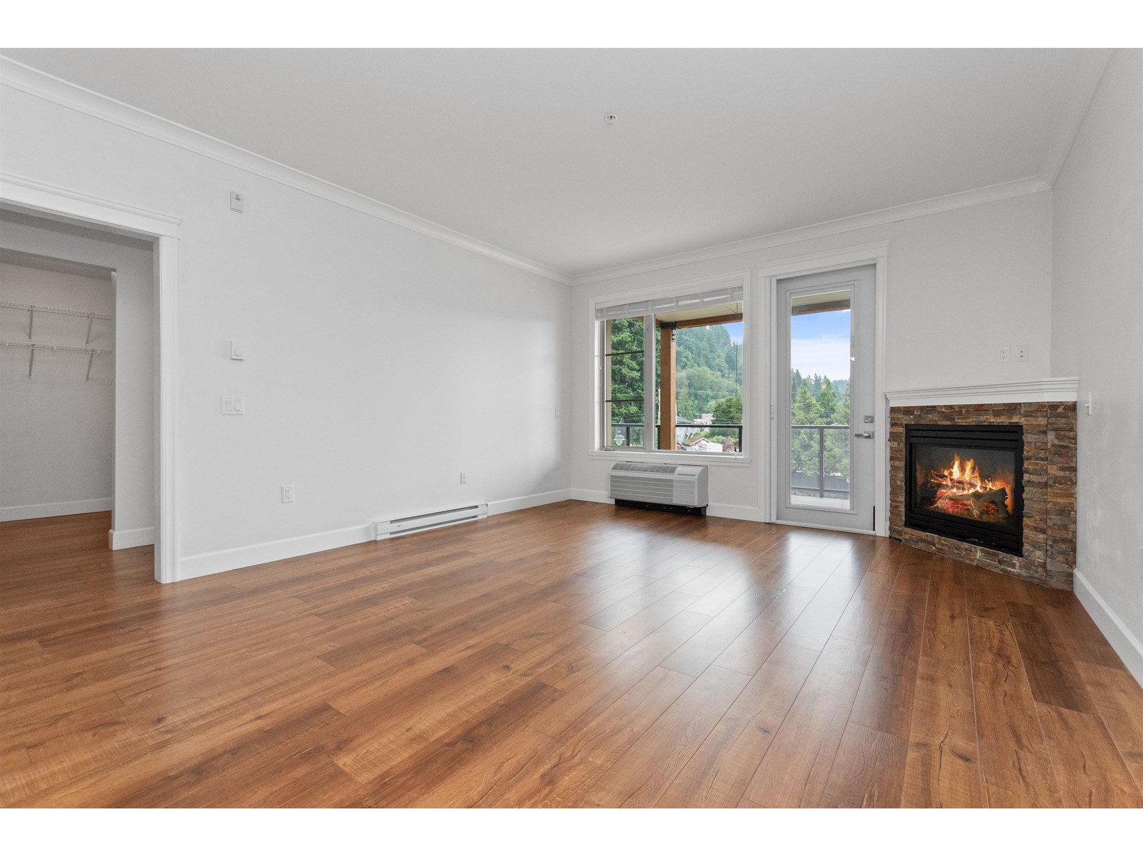 301 45750 KEITH WILSON ROAD, Vedder Crossing, Chilliwack