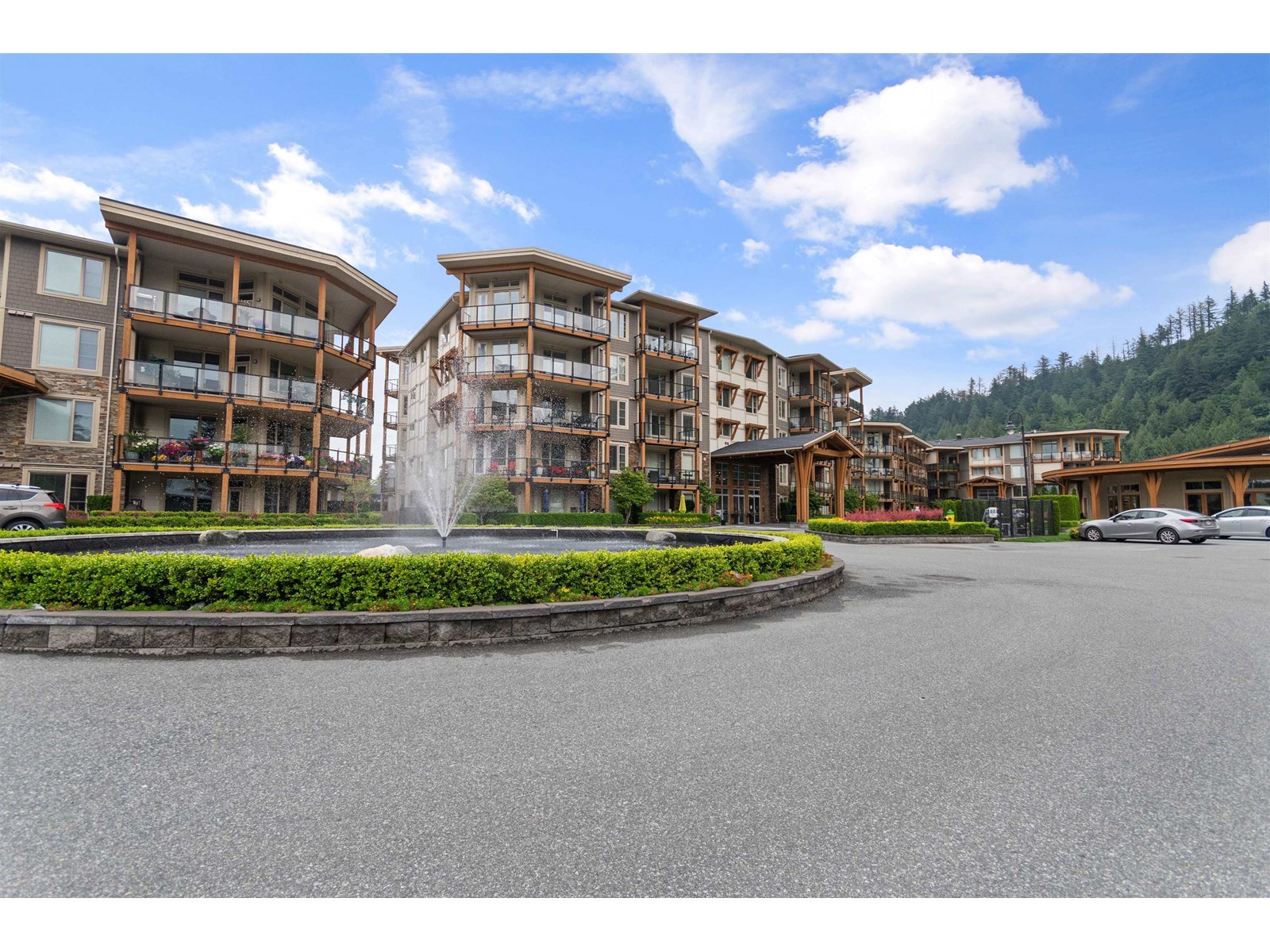 301 45750 KEITH WILSON ROAD, Vedder Crossing, Chilliwack