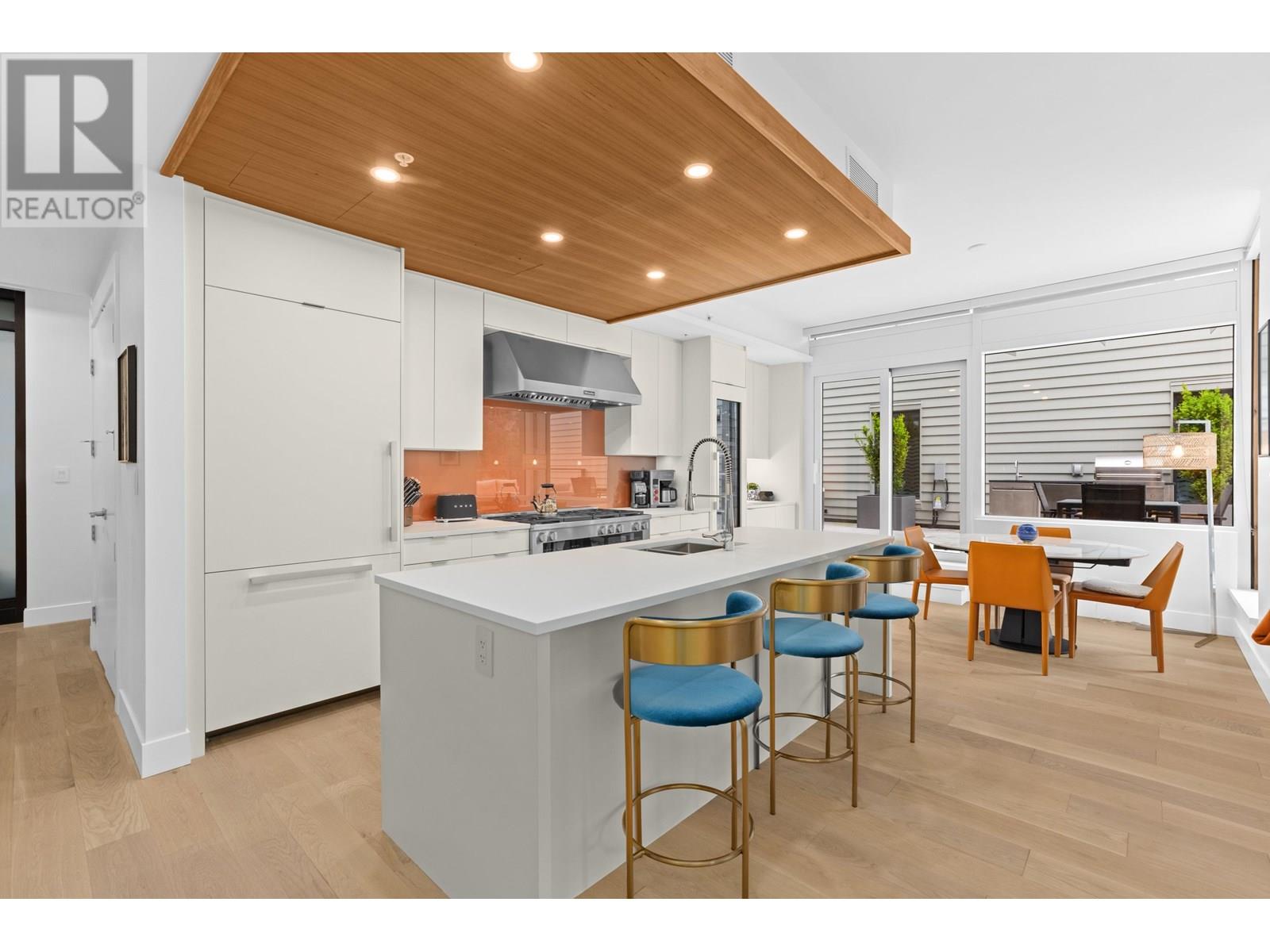 Photo 8 of 706 6707 Nelson Avenue, West Vancouver BC