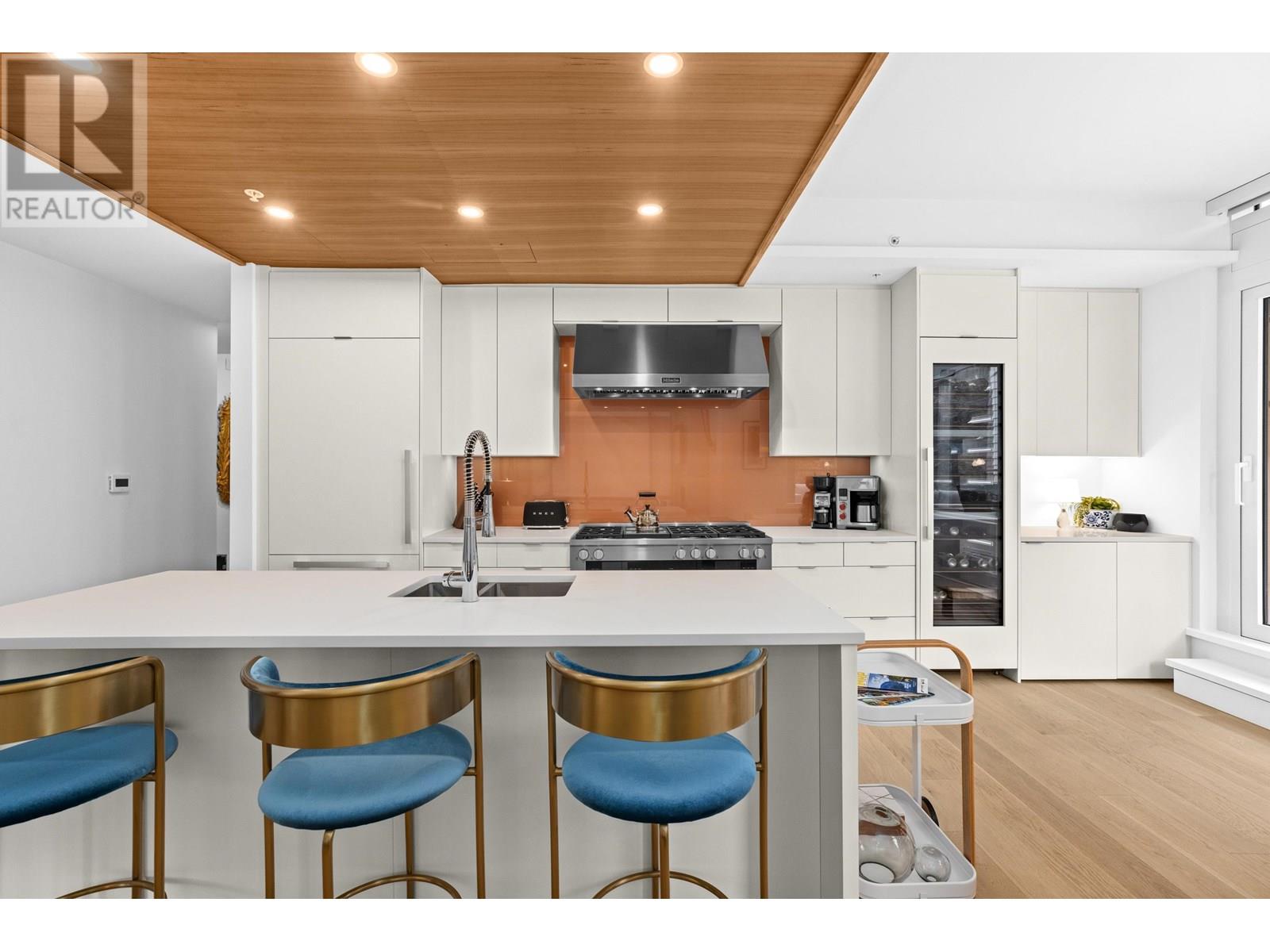 Photo 6 of 706 6707 Nelson Avenue, West Vancouver BC
