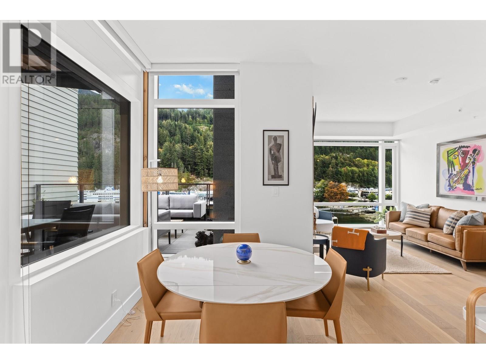 Photo 11 of 706 6707 Nelson Avenue, West Vancouver BC