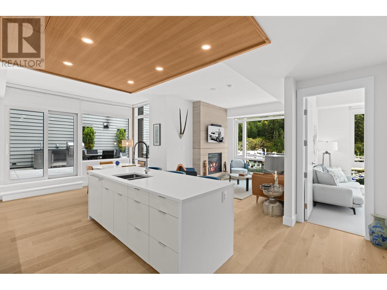 Photo 7 of 706 6707 Nelson Avenue, West Vancouver BC