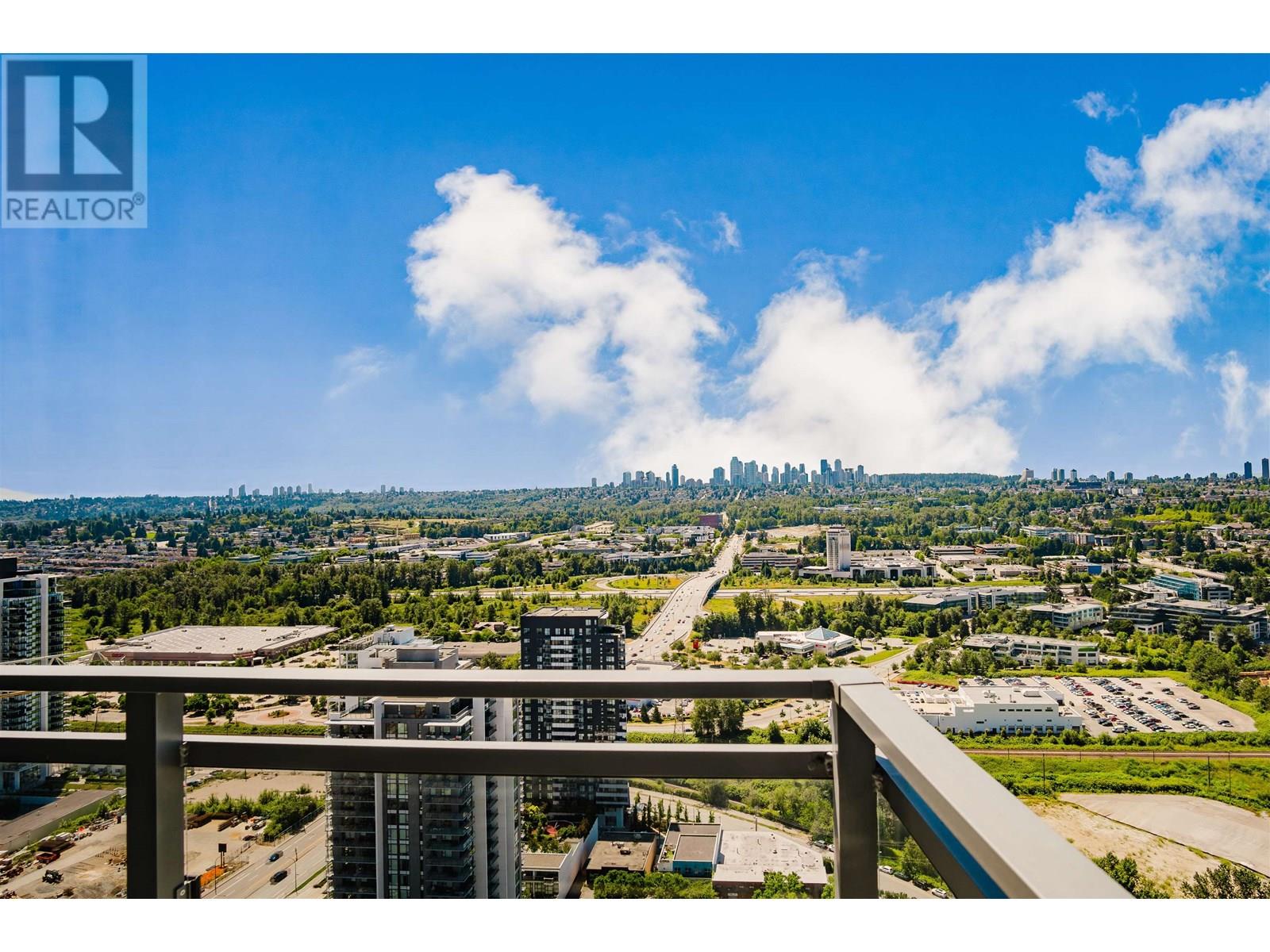 Photo 2 of 3507 2085 Skyline Court, Burnaby BC