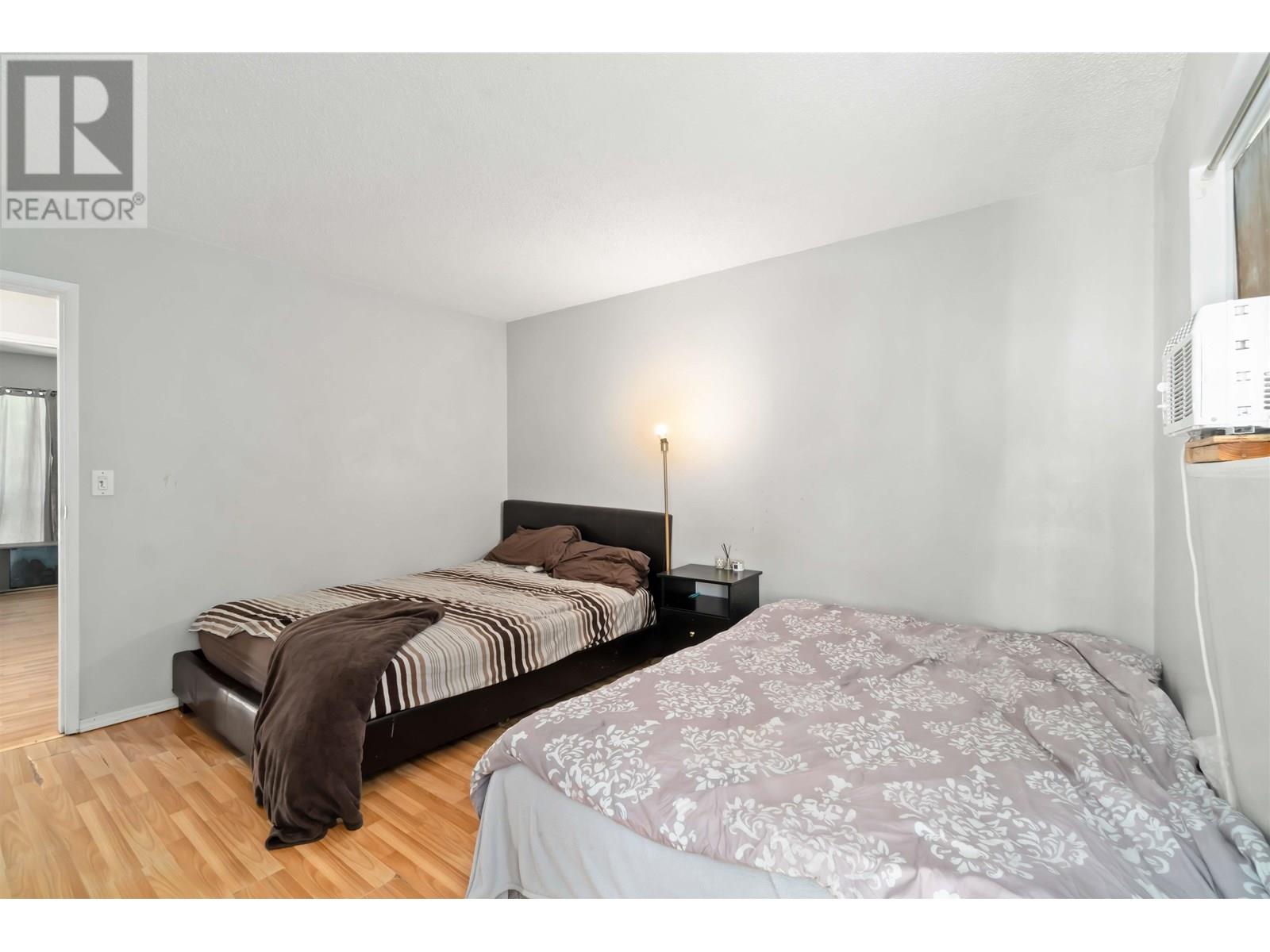Photo 2 of 881 Pinebrook Place, Coquitlam BC