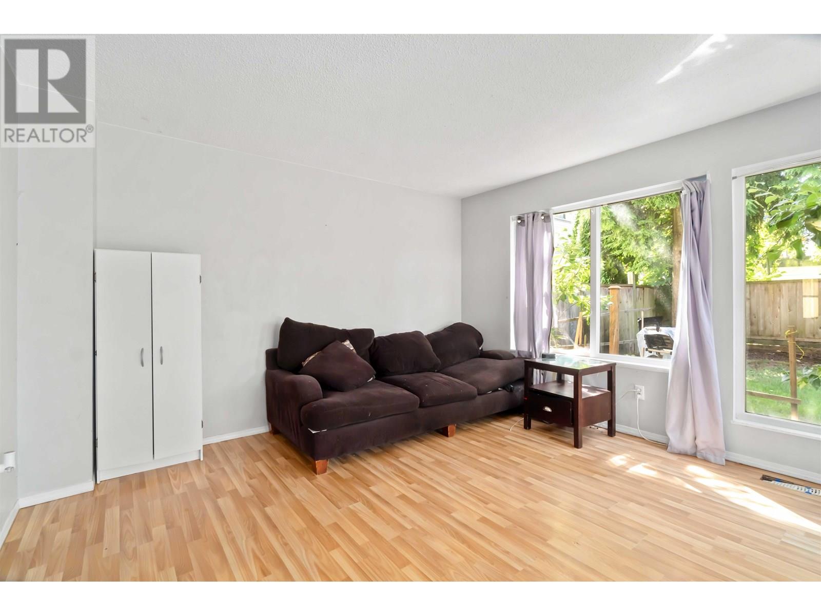 Photo 4 of 881 Pinebrook Place, Coquitlam BC