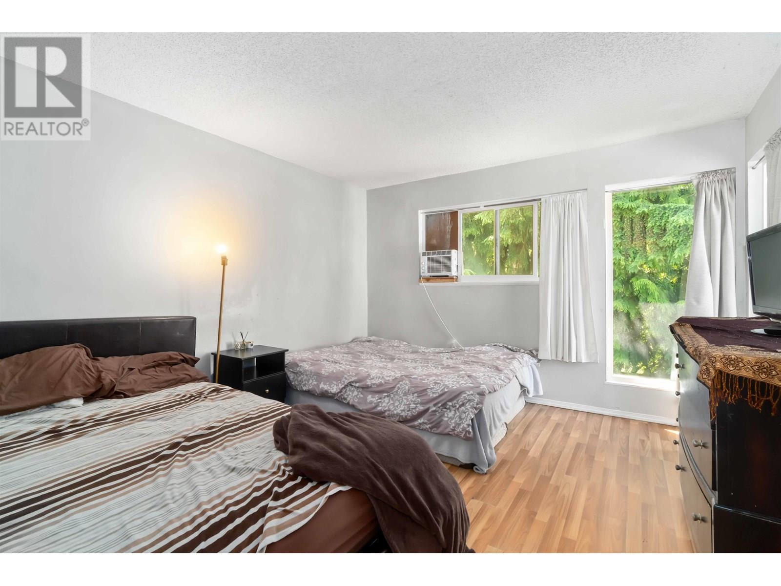 Photo 12 of 881 Pinebrook Place, Coquitlam BC