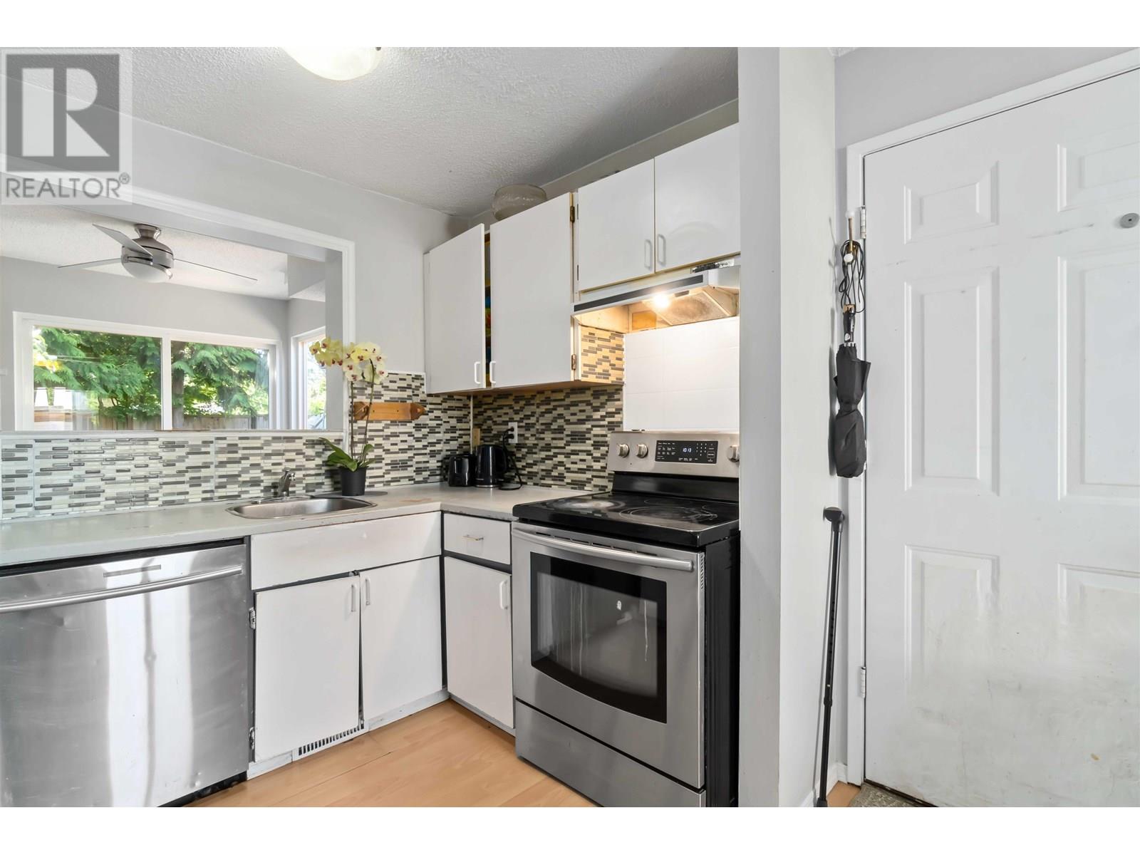 Photo 19 of 881 Pinebrook Place, Coquitlam BC