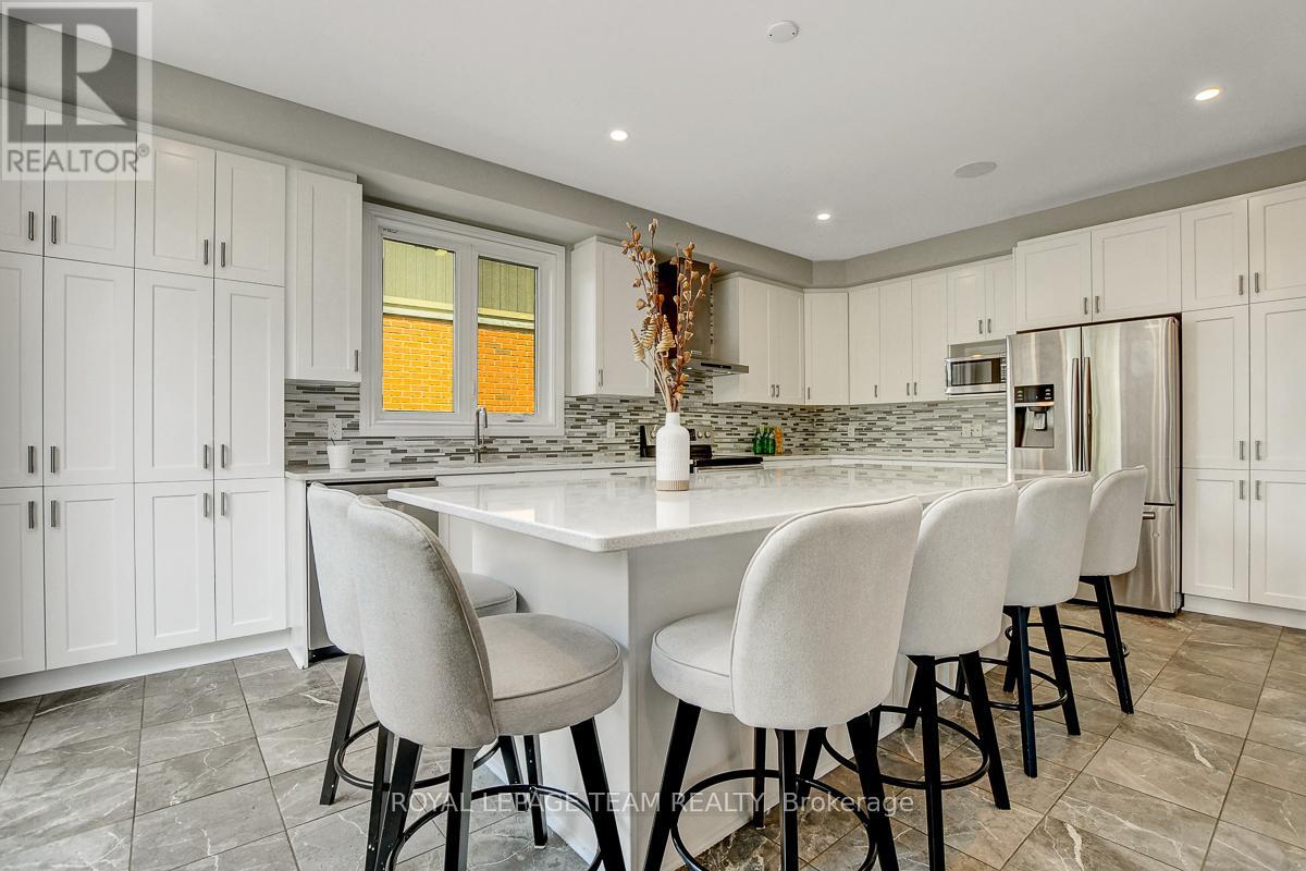 Photo 11 of 879 Percival Crescent, Ottawa ON