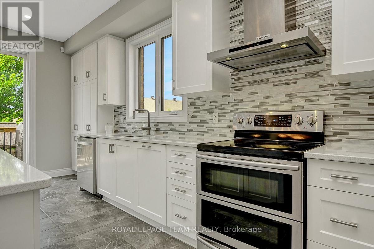 Photo 15 of 879 Percival Crescent, Ottawa ON