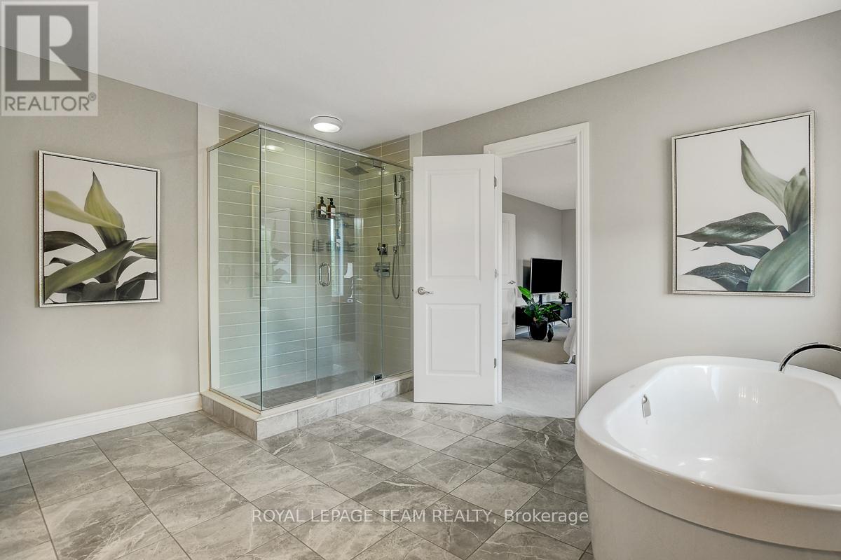 Photo 25 of 879 Percival Crescent, Ottawa ON