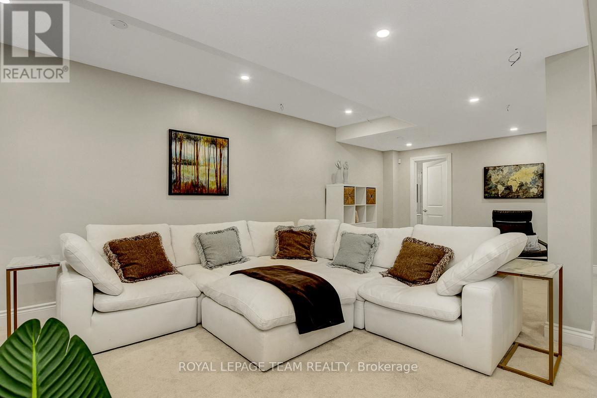 Photo 37 of 879 Percival Crescent, Ottawa ON
