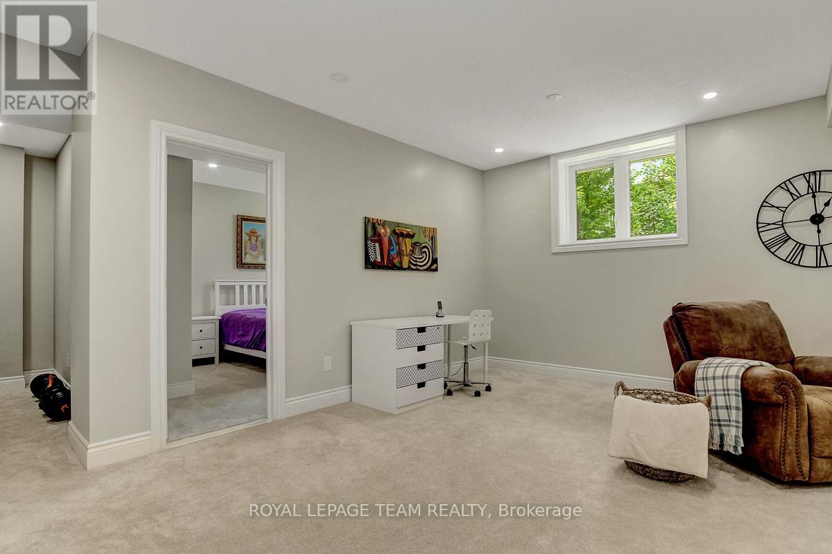 Photo 38 of 879 Percival Crescent, Ottawa ON