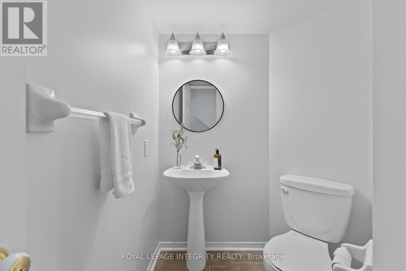 Photo 13 of E 108 Centrepointe Drive, Ottawa ON
