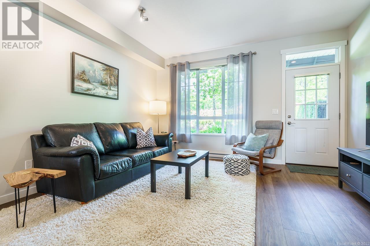 Photo 5 of 9 1338 Hames Crescent, Coquitlam BC