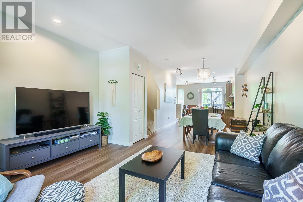 Photo 7 of 9 1338 Hames Crescent, Coquitlam BC