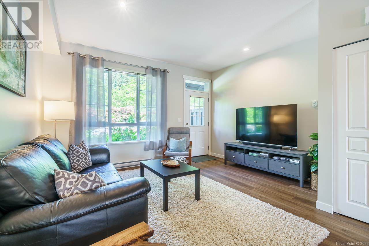 Photo 6 of 9 1338 Hames Crescent, Coquitlam BC