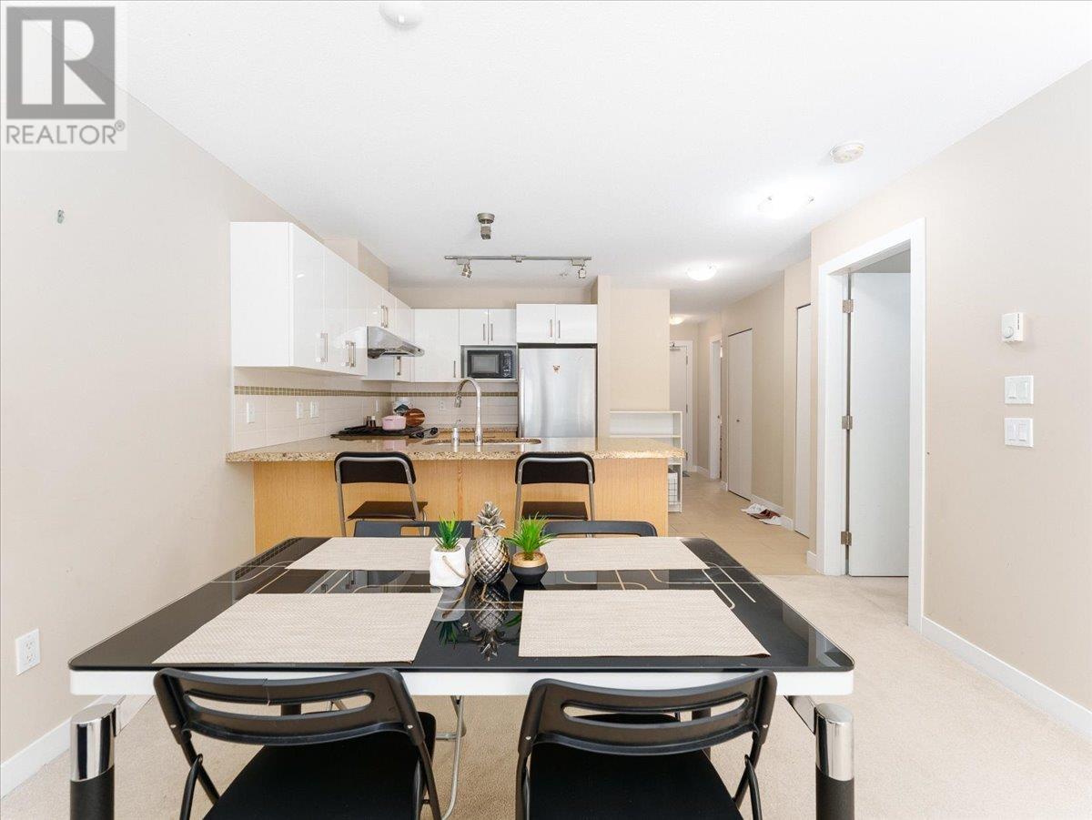 Photo 4 of 101 6800 Eckersley Road, Richmond BC