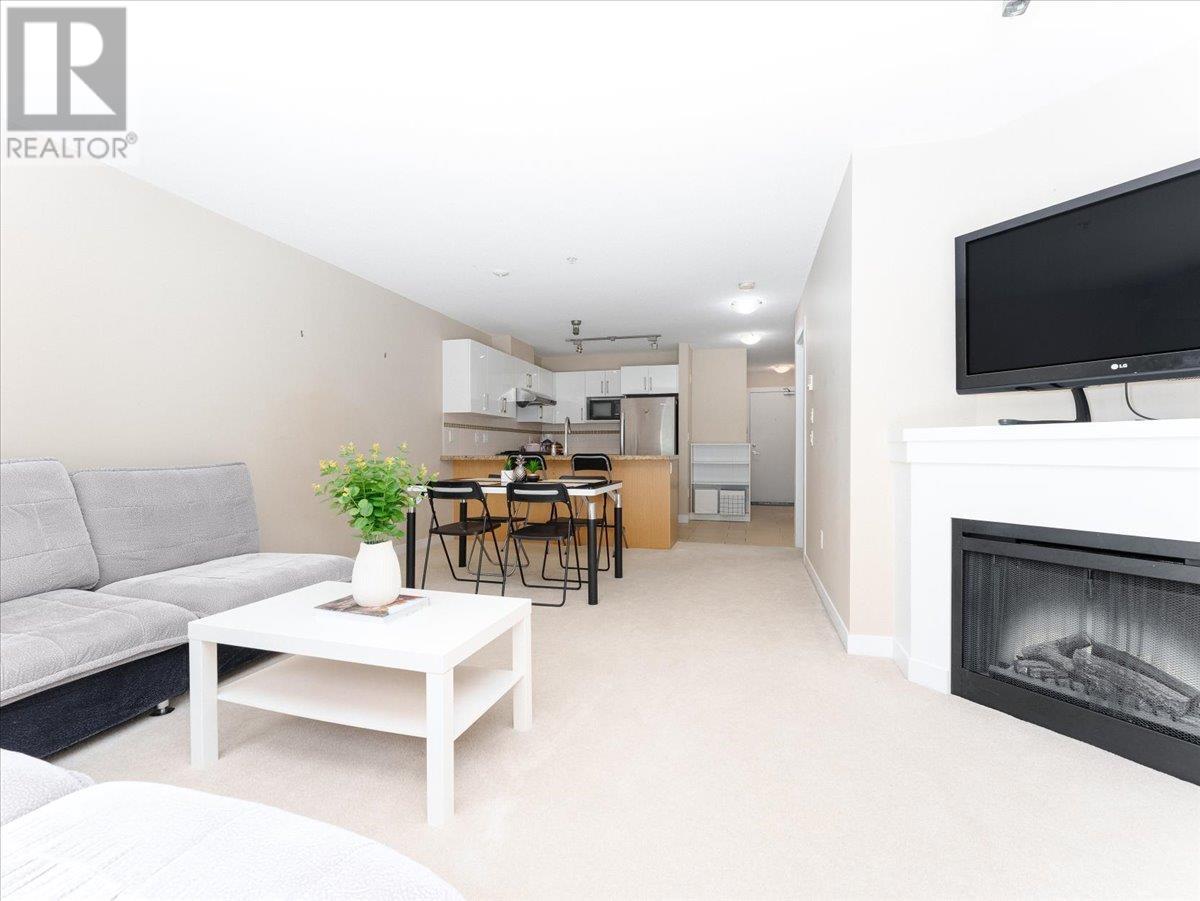 Photo 12 of 101 6800 Eckersley Road, Richmond BC
