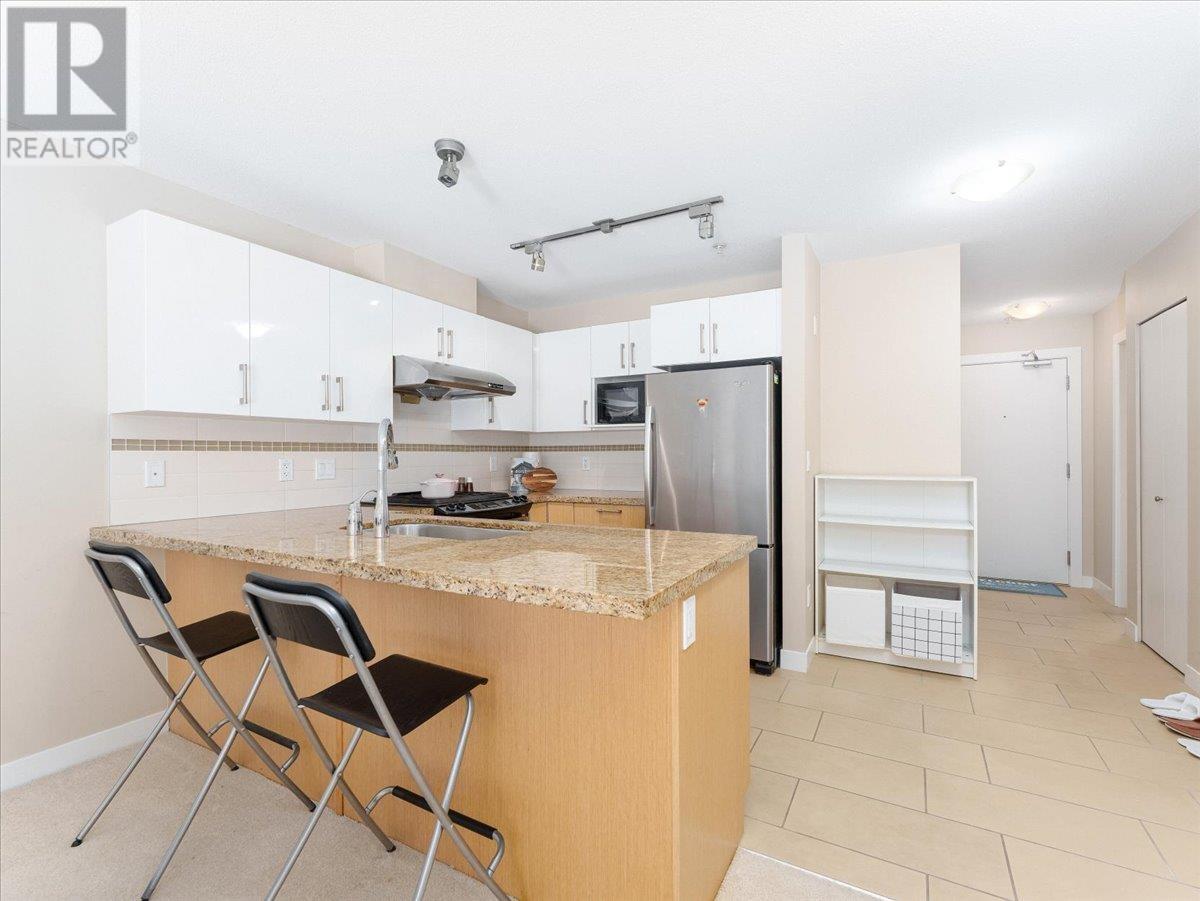 Photo 8 of 101 6800 Eckersley Road, Richmond BC